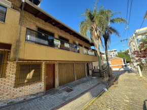 A27 - Apartamento de 02 suítes no centro.